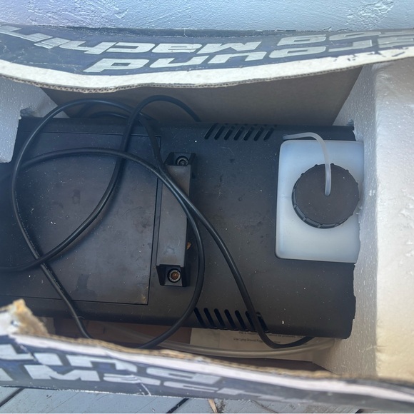 Ground Fog Machine with Remote - Picture 2 of 4